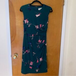 Green floral anti-wrinkle dress